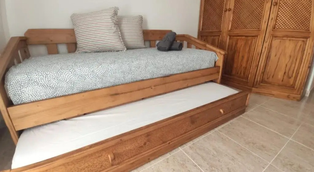 Apartamento Los Maños de Oroel, Book Apartment Hotels in Aragon with Parking, Parking