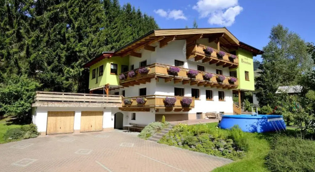 Апартаменты с 4 комнатами Haus Brandner