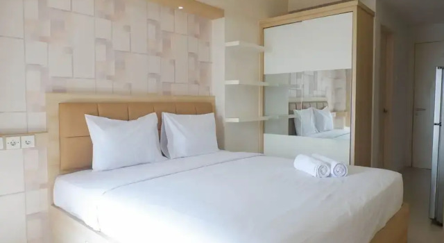 Comfortable and Well Appointed Studio Apartment Supermall Mansion, Varaa Huoneisto Hotellit Surabaya pysäköinnillä, lähellä Pakuwon Mall, Pysäköinti