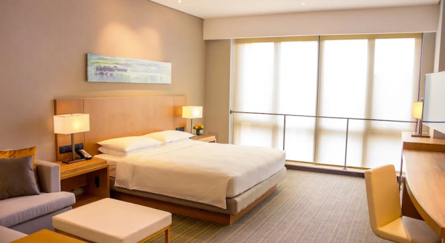 Двухместный номер Hyatt Place с видом на горы Hyatt Place Foshan Lishui