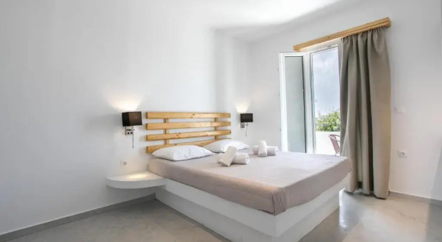 Студия Naxos Colosseo