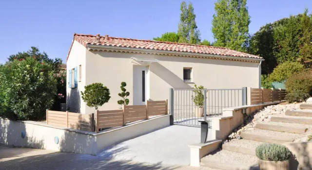 Коттедж Nice Holiday Home With Private Terrace, Arpaillargues-et-aureillac