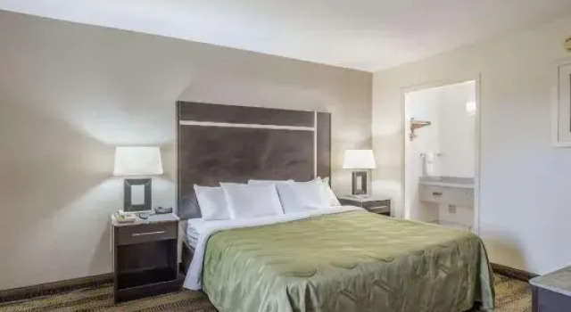Люкс Quality Inn & Suites Conference Center Thomasville