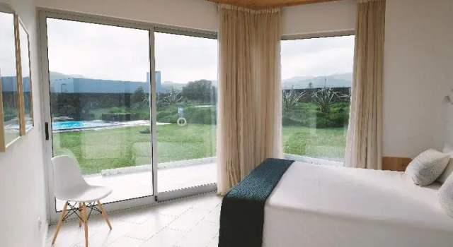 Апартаменты с 2 комнатами с балконом и с видом на бассейн Sao Vicente Lodge - Atlantic Retreat