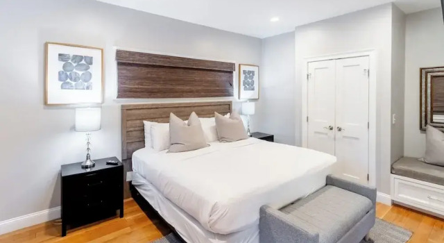Номер Standard с 2 комнатами с балконом и с частичным видом на море The Newport Lofts - 595 Thames Street