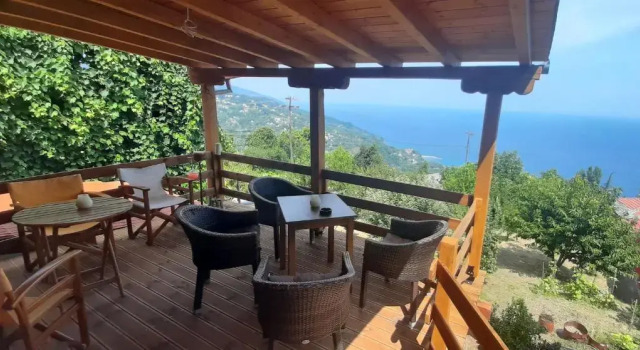 Lamprou V. House, Book Hotel Mouresi 
