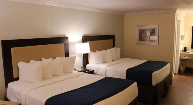 Четырёхместный номер Premium Fairway Inn Florida City Homestead Everglades