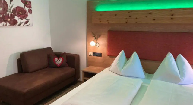 Трёхместный номер Standard Hotel Garni Siegmundshof - inclusive Joker Card im Sommer