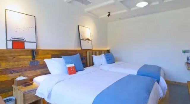 Phoenix Ancient City Mountain Ye River View Homestay, Rezerwuj Hotel Xiangxi Hunan