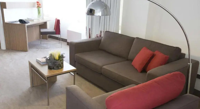 Двухместный люкс Superior с балконом Novotel Sydney Olympic Park