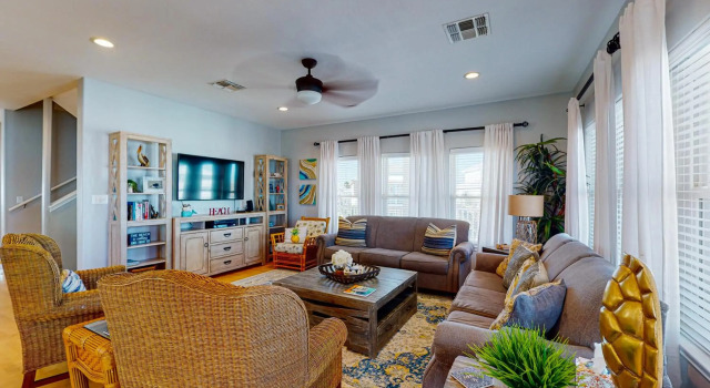 RD385 Dreamsicle Large Home in Gulfside Neighborhood, Shared Pool, Boardwalk to Beach