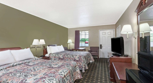 Days Inn by Wyndham Lenoir City