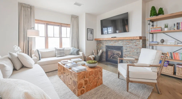 Номер Standard Пентхаус с 4 комнатами с видом на горы The Lodge at Mountaineer Square, A Vail Resorts Property