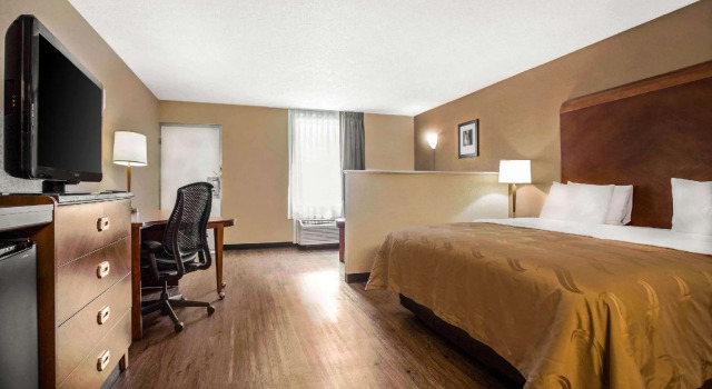 Двухместный люкс Quality Inn & Suites University Area