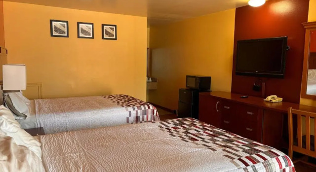 Четырёхместный номер Standard Sunrise Inn By OYO Newport News US-60
