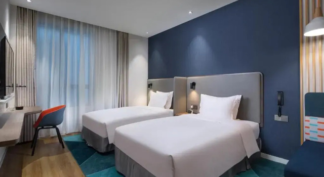 Четырёхместный номер Standard Holiday Inn Express Shanghai Kangqiao by IHG