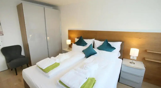Seehaus SeeZeit - Am Hafen, Book Hotel Neusiedl am See 