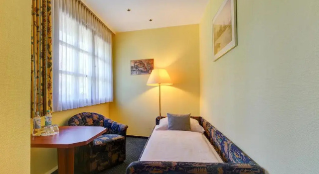 Трёхместный номер Standard Hotel Elbinsel free parking