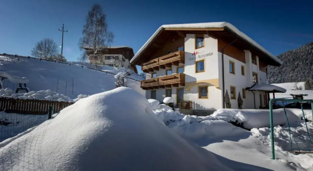 Семейные апартаменты Familienhotel Felsenhof