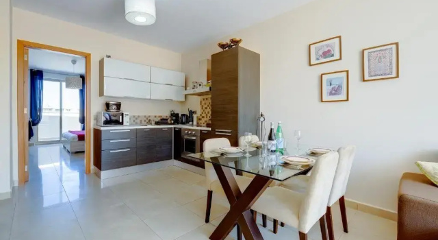 Апартаменты Cosy 1BR Penthouse Close to the Promenade