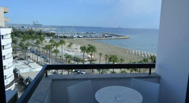 Апартаменты Les Palmiers Sunorama Beach Apartments