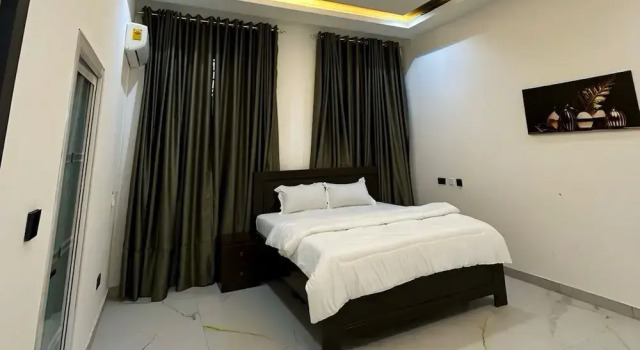 2BR Apartment With Pool and Wifi Near Airport, Reserva ahora Apartamento Hoteles en Gran Acra con aparcamiento, Aparcamiento