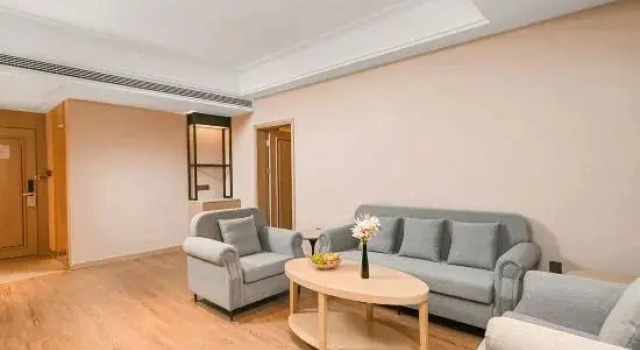 Люкс Business Vienna International Hotel