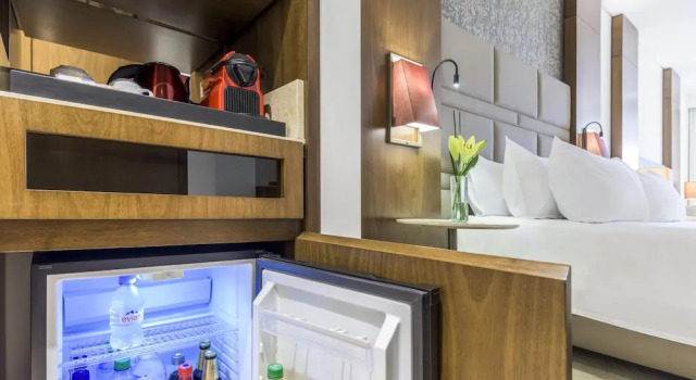 Номер Premium с балконом NH Collection Bogotá Royal Teleport