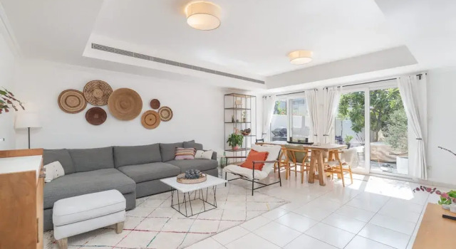 Вилла Emirates Living s Fascinating Villa for Everyone