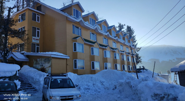 Hotel Zahgeer Gulmarg, Забронировать Отель Гульмарг Jammu & Kashmir Ski