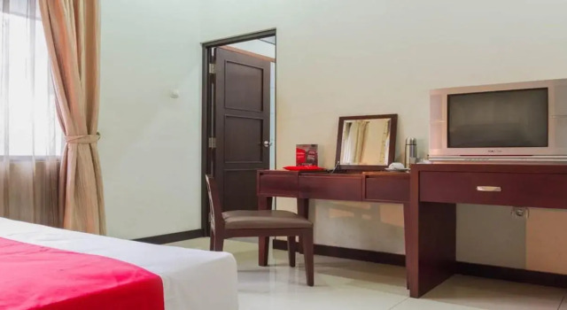 Pratidina Hotel by RedDoorz