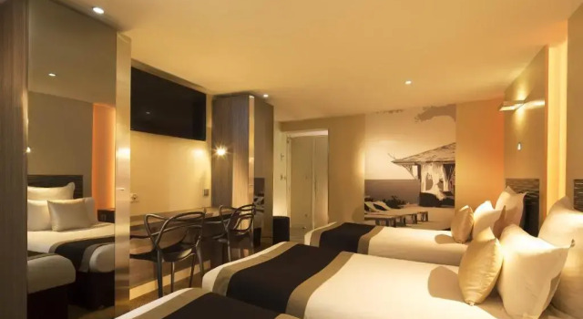 Трёхместный номер Comfort Hôtel Brésil Opéra SPA