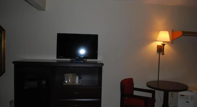 Номер Deluxe Clinton Inn & Suites