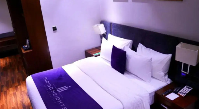 Indigo Heights Hotel & Suites, Rezerwuj Hotel Hotele 4-gwiazdkowe w Lahaur, 4*