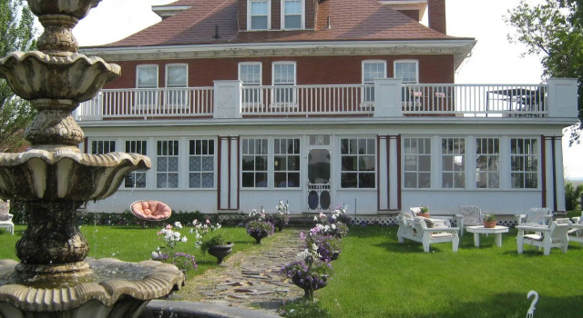 Wakamow Heights Bed and Breakfast, Rezerwuj Bed and Breakfast Moose Jaw Saskatchewan