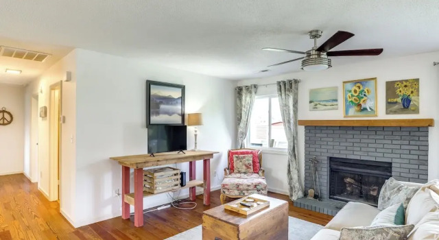 River Access & Gorgeous Views: Pisgah Forest Home!, Забронировать Дом для отпуска Коттеджи Фасги Форест, Коттедж