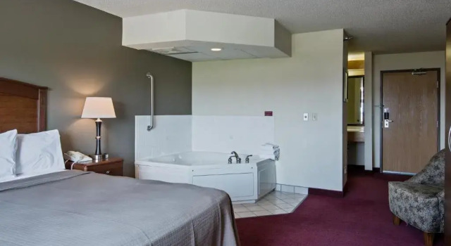 Люкс AmericInn by Wyndham Iowa Falls