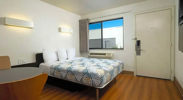 Номер Standard Motel 6-Goleta, CA - Santa Barbara