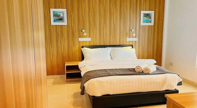 Holiday Villa, Buchen Sie Villa Dambidu Laamu