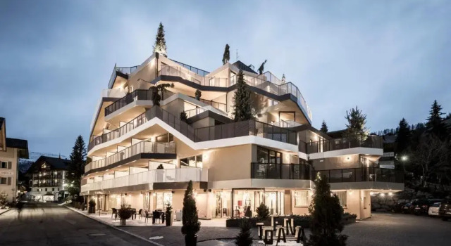 Hotel Tofana, Забронировать Отель Бизнес-отели Бадия, 4* 5*