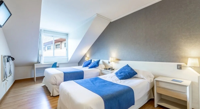 Четырёхместный семейный номер Standard Hotel Atlántico Vigo