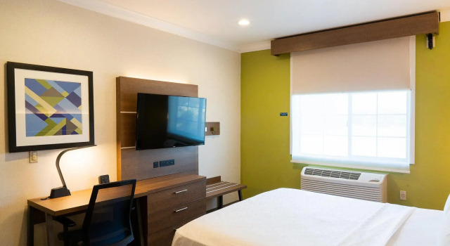 Двухместный люкс Holiday Inn Express Davis-University Area by IHG