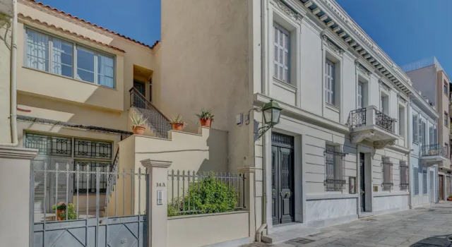 Neoclassical apartment next to Acropolis, Забронировать Апартаменты/квартира Афины Острова Саронического залива - Аттика, рядом с Theocharakis Foundation