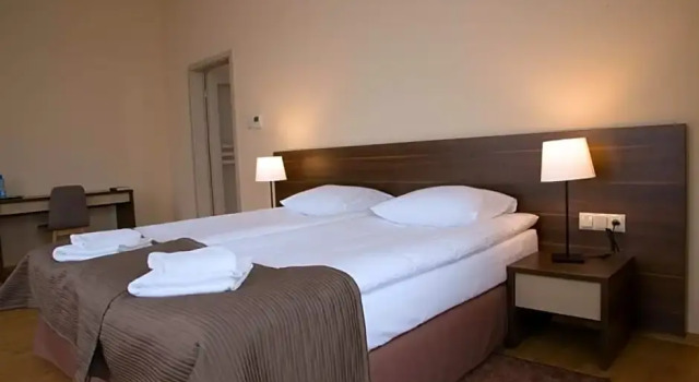Glas-Hotel, Buchen Sie Hotel Business-Hotels in Lebus, 4* 5*