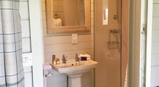 Апартаменты Superior Holcombe Inn