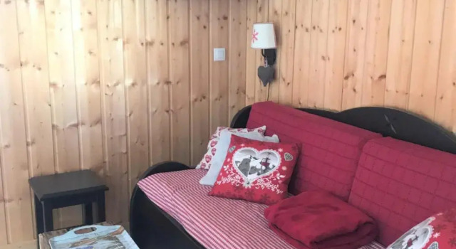 Chalet rénové 6 pers, TV connectée, WiFi, parking, animaux admis - FR-1-863-17, Забронировать Шале Виллы Овернь-Рона-Альпы, Вилла
