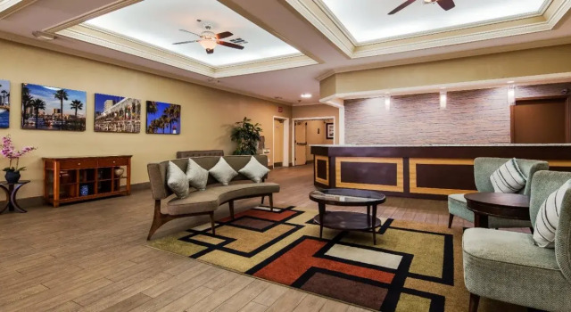 Best Western Of Long Beach, Забронировать Отель Отели и гостиницы Лонг-Бич, рядом с Long Beach Comprehensive Health Center, Отель