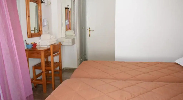 Апартаменты с 2 комнатами с видом на бассейн Rising Sun Apartments & Studios