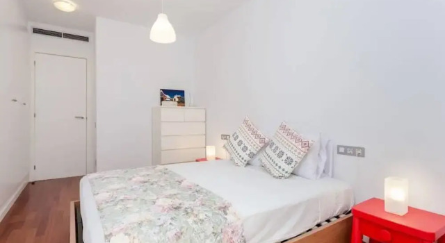 Modern 2 Bedroom Flat Next to Camp Nou