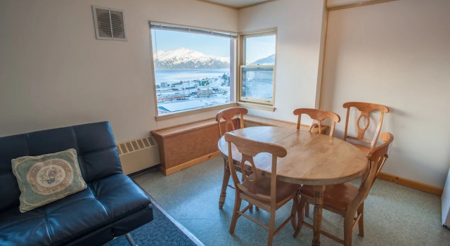 Апартаменты с 2 комнатами с видом на океан Glacier View Condo Suites